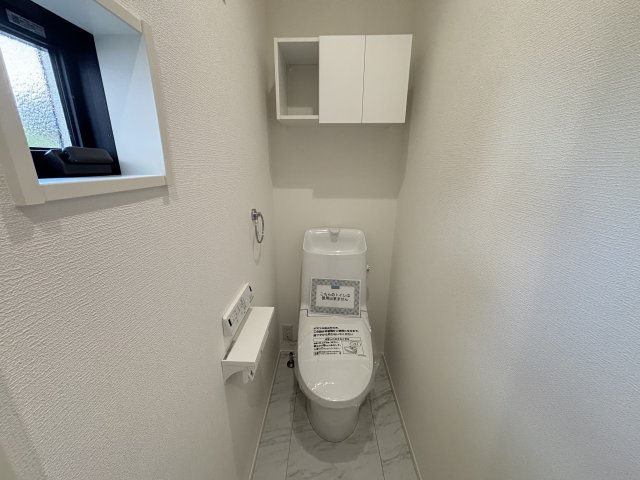 MELDIA天白区梅が丘31001③｜名古屋市の戸建ならホームアップのトイレ|【売主施工例】2か所にトイレを完備。混み合う朝や来客時も安心の設計！