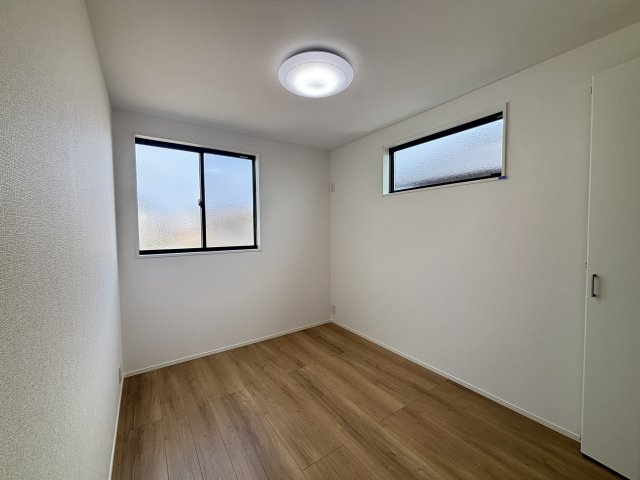 MELDIA天白区梅が丘31001③｜名古屋市の戸建ならホームアップの洋室|２面採光の日当りの良い洋室