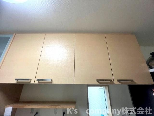■高座郡寒川町宮山　中古戸建①の収納|吊戸棚収納が充実しています◇普段使いのない調理家電や調理器具などの保管に便利です◇