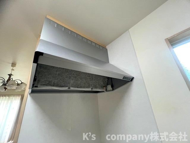 ■高座郡寒川町宮山　中古戸建①のキッチン|レンジフード◇
