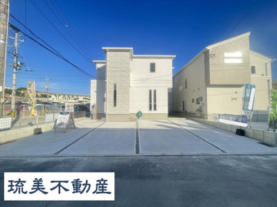 【外観】 | うるま市豊原2期（全3棟）1号棟 | 1号棟　並列駐車2台可♪