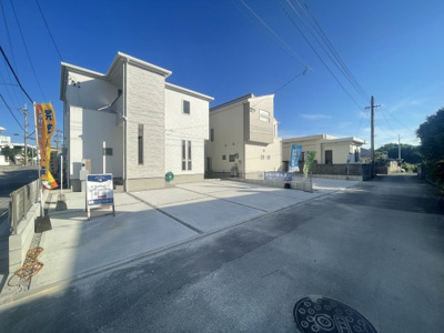 【前面道路含む現地写真】 | うるま市豊原2期（全3棟）1号棟 | ※西側4m道路♪