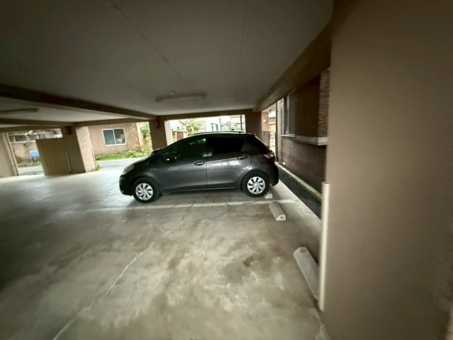 南仙台　一棟の駐車場