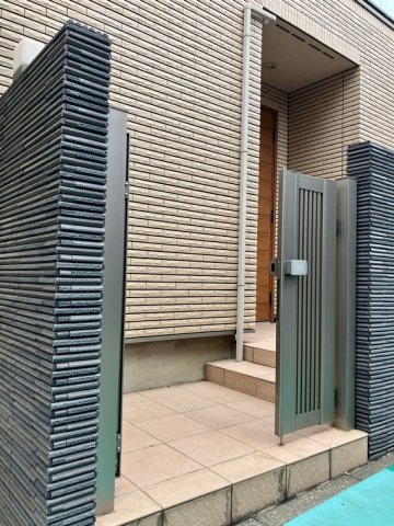 代沢戸建のロビー