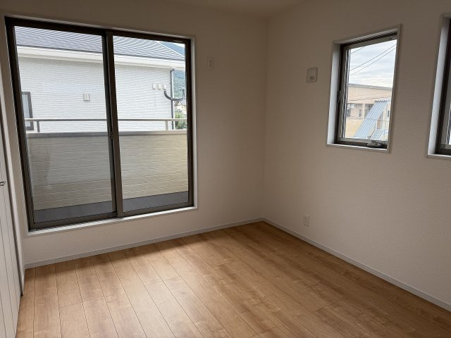 二丈深江7丁目　新築戸建　2棟の洋室|洋室6帖