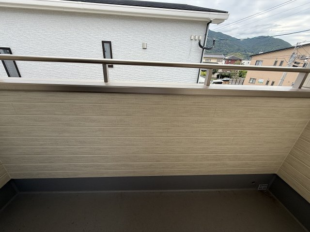 二丈深江7丁目　新築戸建　2棟のバルコニー|洋室6帖に面したバルコニー