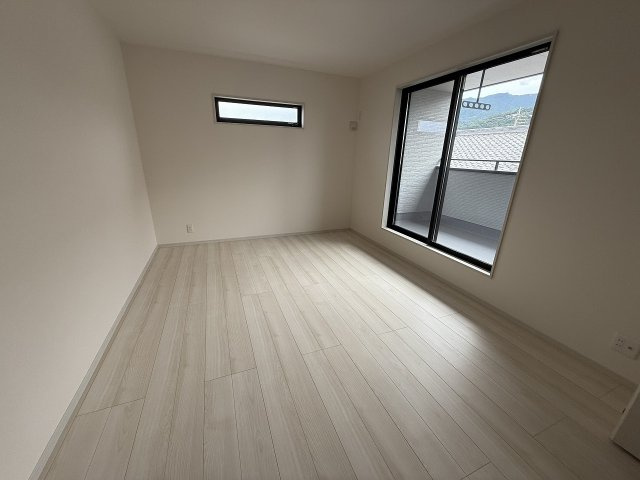 二丈深江7丁目　新築戸建　2棟の洋室|洋室7.875帖