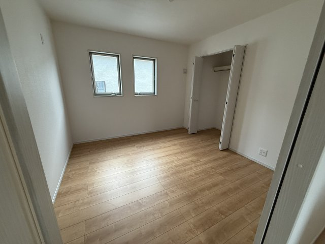 二丈深江7丁目　新築戸建　2棟の洋室|洋室6.13帖