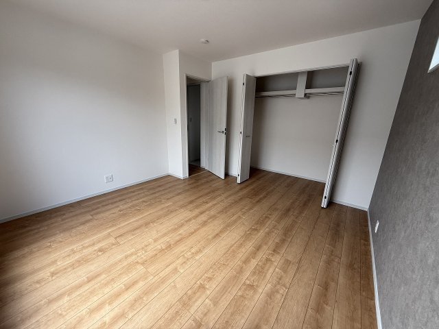 二丈深江7丁目　新築戸建　2棟の洋室|洋室7.75帖