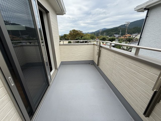 二丈深江7丁目　新築戸建　2棟のバルコニー|洋室7.75帖に面したバルコニー