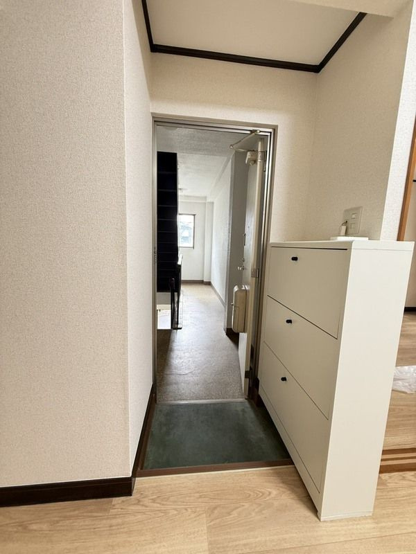 しゅんせいハイツⅢの玄関