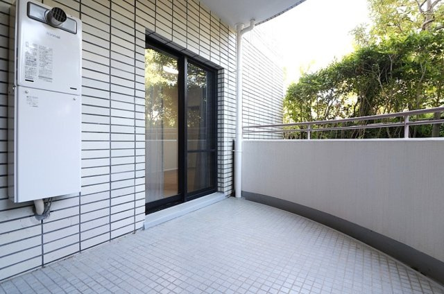 グランフェルティ本山のバルコニー