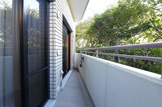 グランフェルティ本山のバルコニー