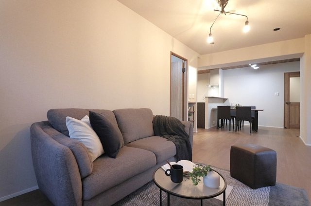 グランフェルティ本山の居間・リビング