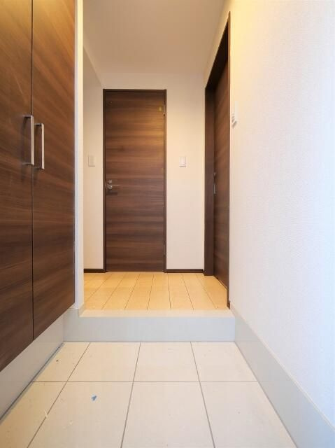 ジェノヴィア浅草Ⅲグリーンヴェールの玄関