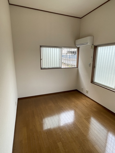 マインドパレス常盤台の居間・リビング|★２面採光の明るいお部屋です★