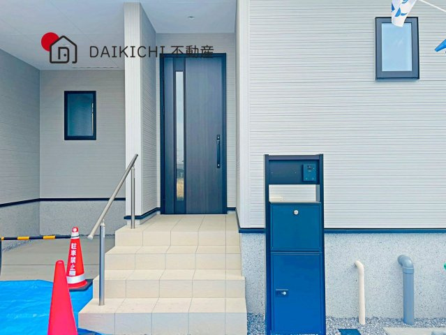 【玄関】 | LIGNAGE 白岡市岡泉　新築戸建　全1棟　1号棟