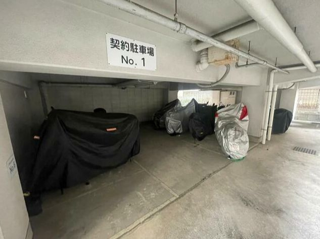 R FIELDS KAWAGUCHIの駐車場