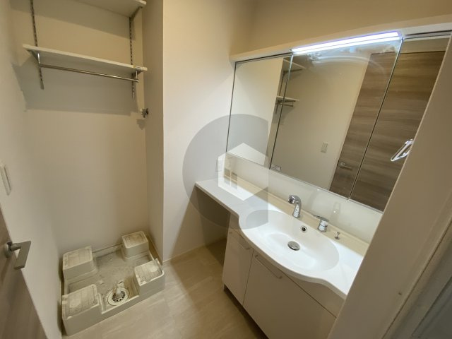 東大阪市御厨南３丁目のハイツの洗面所