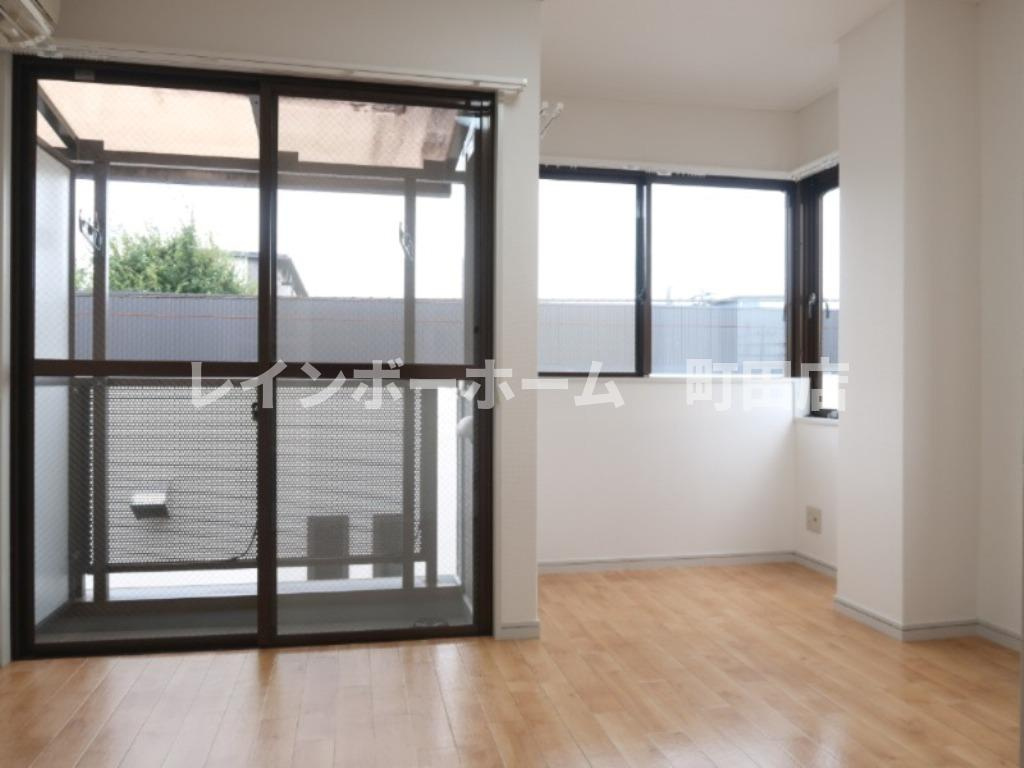 レイクトップ鶴川※初期費用分割あと払いサービス利用可能物件の居間・リビング