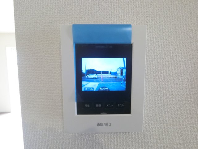 多久市北多久町1号棟のその他|モニタ付きインターホンは来客を確認できます、小さなお子様や女性だけのお留守番でも安心です♪