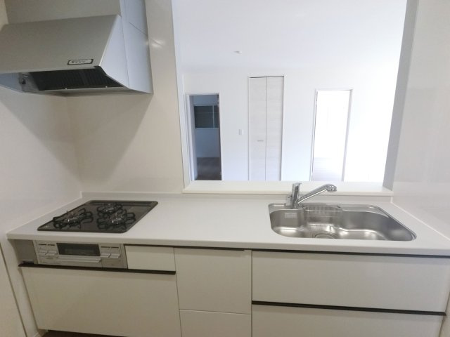 多久市北多久町1号棟の内観：施工例|お料理しやすい3口コンロ♪