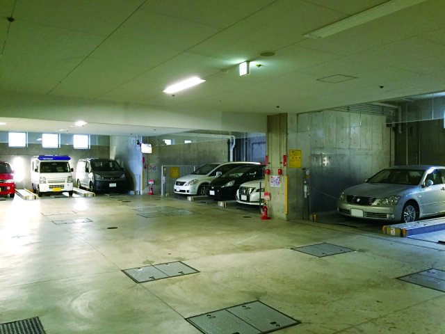 ハーティネス・トアロード中山手の駐車場|車をお持ちの方に嬉しい駐車場付きの物件です