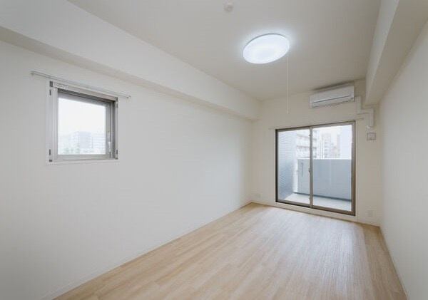 パルティール今池アネックスの居間・リビング