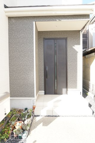 中古戸建　四條畷市南野４丁目（平成30年築）の玄関