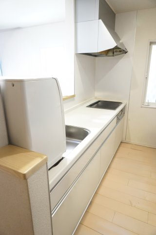 中古戸建　四條畷市南野４丁目（平成30年築）のキッチン|ガスコンロ付システムキッチン
