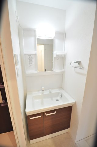 大阪市都島区中野町４丁目の賃貸マンションの洗面所