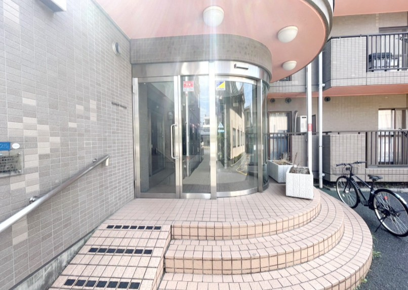 ブルームライフ戸田公園のエントランス