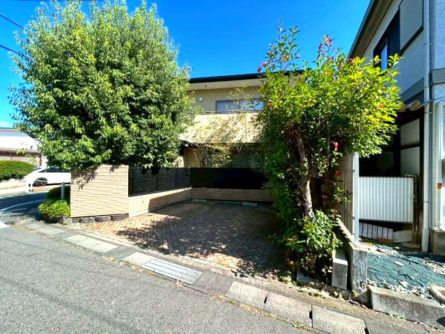 中古戸建　長野市伊勢宮一丁目の駐車場