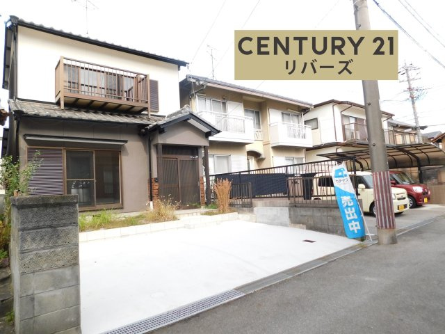 名古屋市港区船頭場３丁目の中古一戸建の前面道路含む現地写真|☆２０２５年７月フルリフォーム済☆　　いつでもご案内出来ます♪（お問合せ当日、平日、水曜、夜間の見学でもＯＫ）　南向き！　駐車並列２台ＯＫ！　続き間ＬＤＫ約１８．５帖♪