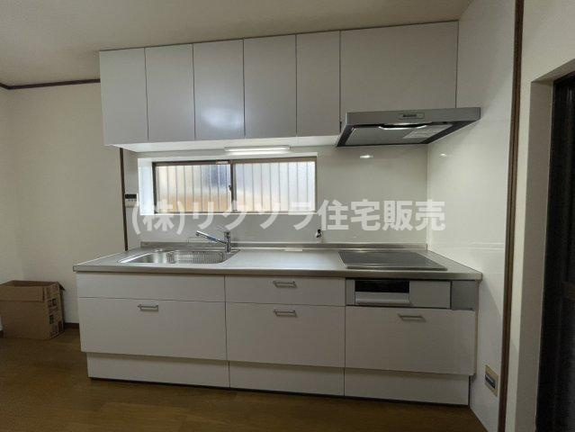 泉町2丁目　中古一戸建てのキッチン|■物件内覧・資金計画相談・住宅ローン相談、リフォーム相談、お問合せ受付中■
※当日・翌日のご内覧、ご相談はお電話でのお問合せがスムーズです！