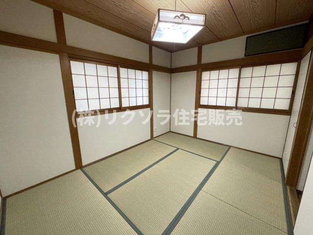 泉町2丁目　中古一戸建ての和室|和室6.0帖
■物件内覧・資金計画相談・住宅ローン相談、リフォーム相談、お問合せ受付中■
※当日・翌日のご内覧、ご相談はお電話でのお問合せがスムーズです！