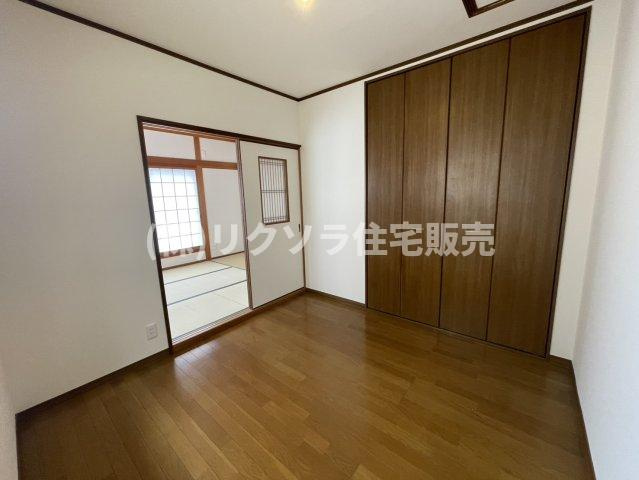 泉町2丁目　中古一戸建ての子供部屋|洋室4.5帖
■物件内覧・資金計画相談・住宅ローン相談、リフォーム相談、お問合せ受付中■
※当日・翌日のご内覧、ご相談はお電話でのお問合せがスムーズです！