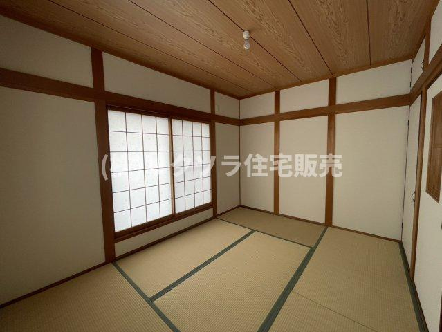 泉町2丁目　中古一戸建ての内装|和室6.0帖
■物件内覧・資金計画相談・住宅ローン相談、リフォーム相談、お問合せ受付中■
※当日・翌日のご内覧、ご相談はお電話でのお問合せがスムーズです！
