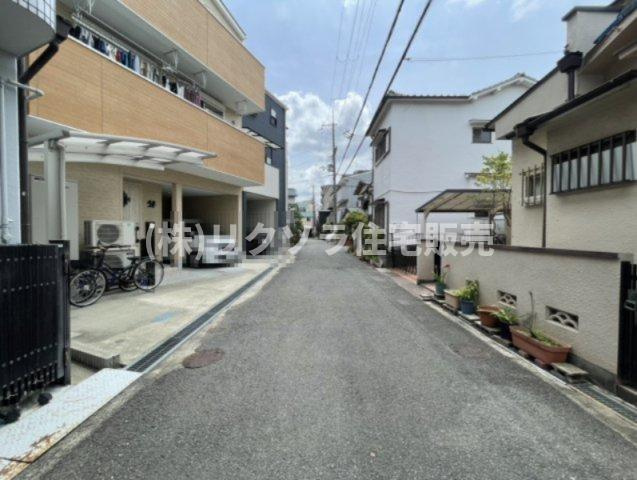 泉町2丁目　中古一戸建ての前面道路含む現地写真|■物件内覧・資金計画相談・住宅ローン相談、リフォーム相談、お問合せ受付中■
※当日・翌日のご内覧、ご相談はお電話でのお問合せがスムーズです！