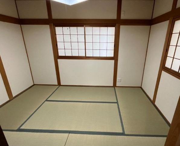 泉町2丁目　中古一戸建ての和室|和室6.0帖
■物件内覧・資金計画相談・住宅ローン相談、リフォーム相談、お問合せ受付中■
※当日・翌日のご内覧、ご相談はお電話でのお問合せがスムーズです！