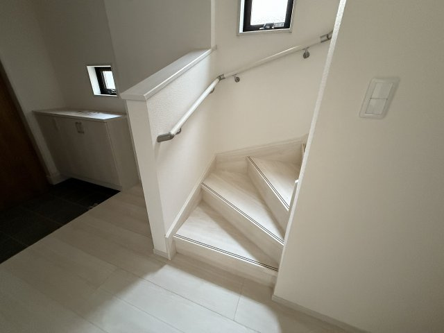 二丈深江7丁目　新築戸建　2棟のその他|階段