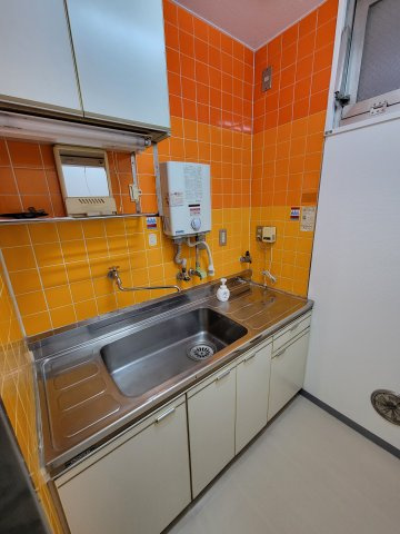 オーイズミホールディングス厚木ビルのキッチン