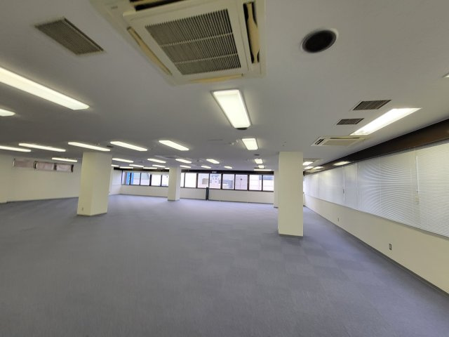 オーイズミホールディングス厚木ビルの内装