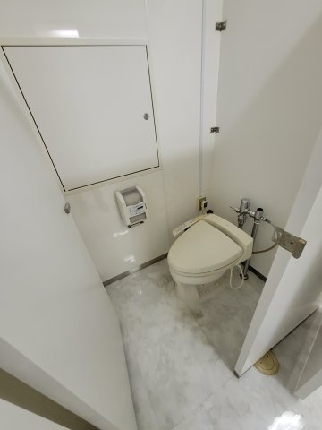 オーイズミホールディングス厚木ビルのトイレ