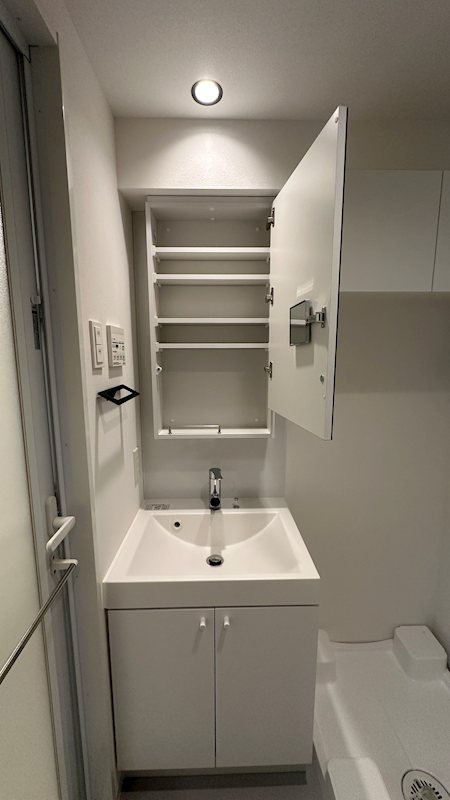 新品家具付きマンション新宿11(KaGood東京)の洗面所