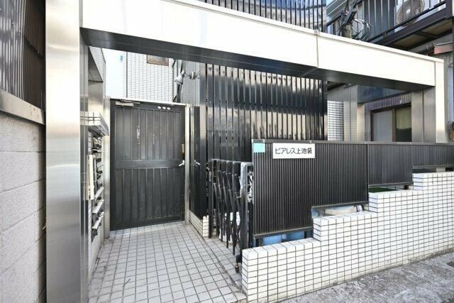 ピアレス上池袋のエントランス