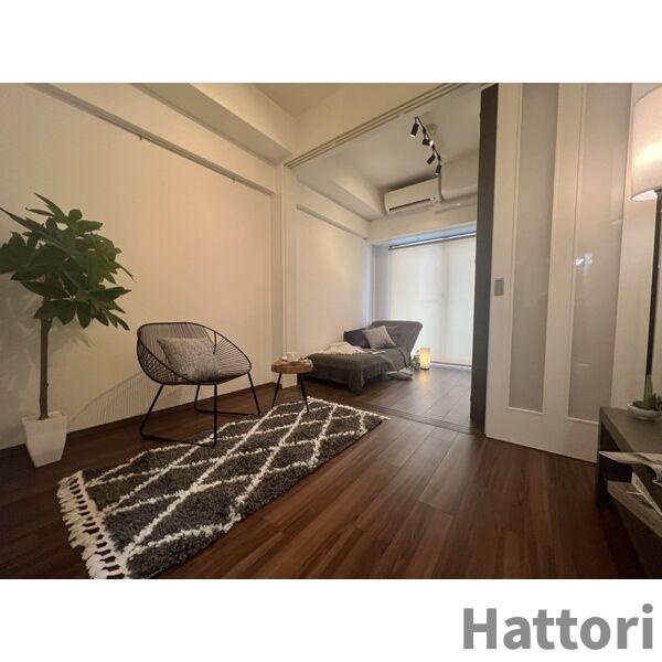 江坂プライマリーワンの居間・リビング