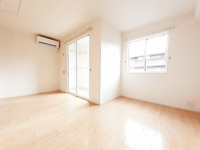 ファインエアリーＥの居間・リビング