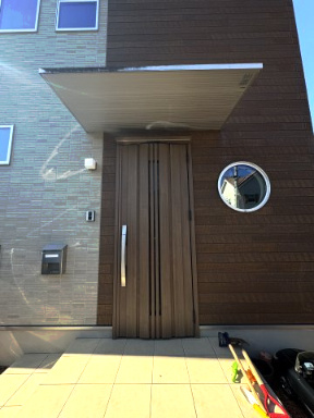 売中古戸建　駿東郡清水町徳倉の玄関|玄関ドアは断熱ドアを採用し、スマートコントロールキーを搭載。