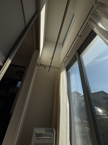 売中古戸建　駿東郡清水町徳倉の設備|南からの太陽の光がたっぷりのサンルーム、2階部分まで高さがあります。
洗濯物も楽しくなりますよ。